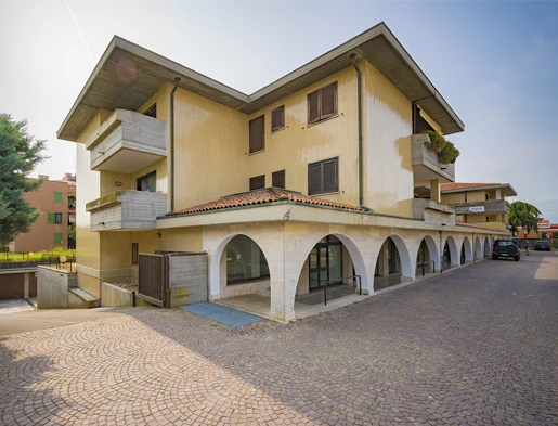 Castrezzato (BS) - Flats in residential complex