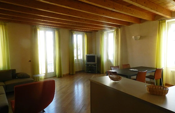 Desenzano: appartamento in affitto