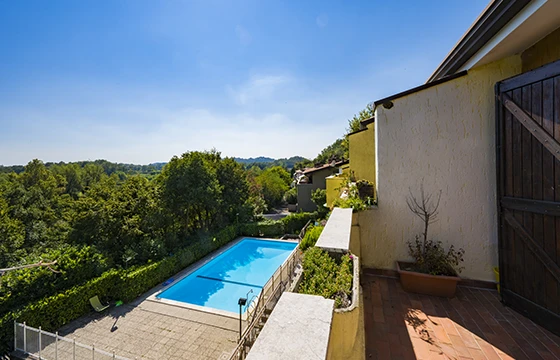 Soiano del lago (BS): Appartamento in residence con piscina