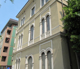 Brescia: Umberto I Palace - Esterno dettaglio facciata