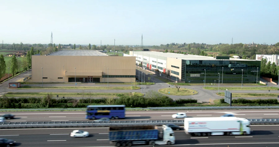 Brescia: Immobile commerciale fronte A4