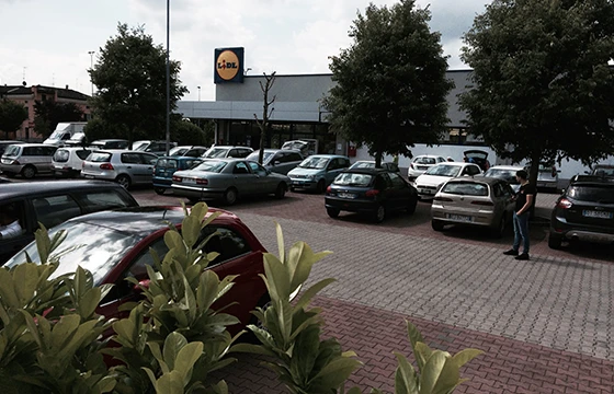 Bagnolo Mella (BS): Centro commerciale - Negozi da 100 m² circa