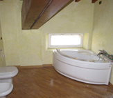 Desenzano: mansarda in affitto - Bagno con doccia e vasca idromassaggio