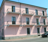 Palestro: flats in a small building