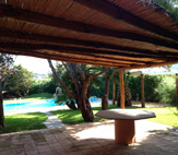 Porto Cervo: villa in vendita - Panoramica esterno e piscina esclusiva