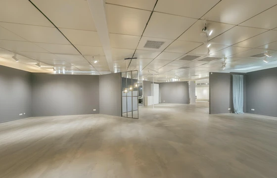 Erbusco (BS): Grande negozio in centro commerciale